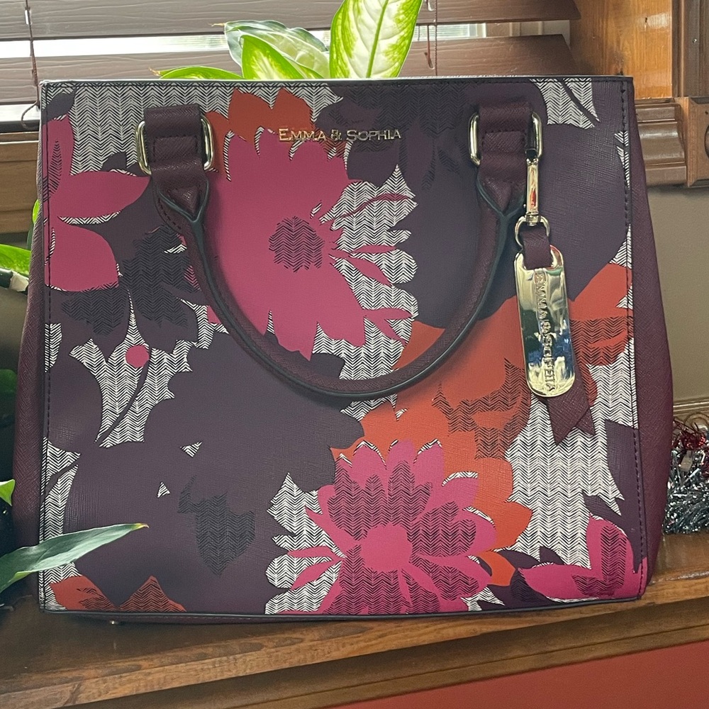 EMMA & SOPHIA PRINTED SAFFIANO LEATHER ELIZABETH TOTE. BRAND NEW.